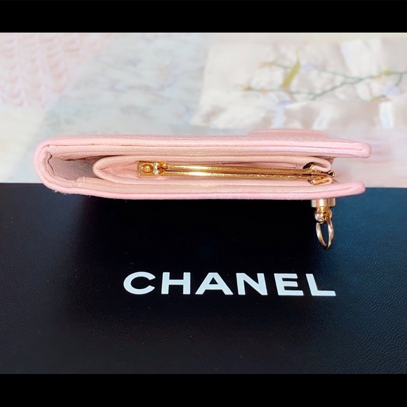 💔 CHANEL caviar skin wallet on a chain woc - Picture 4 of 15
